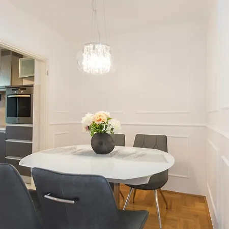 Parentium Apartament