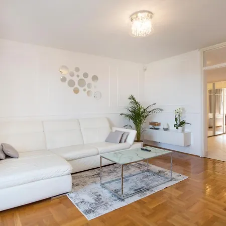 Parentium Appartement *